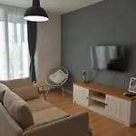 Sunlit Elegance Escape וארנה