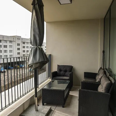 Sunlit Elegance Escape 바르나