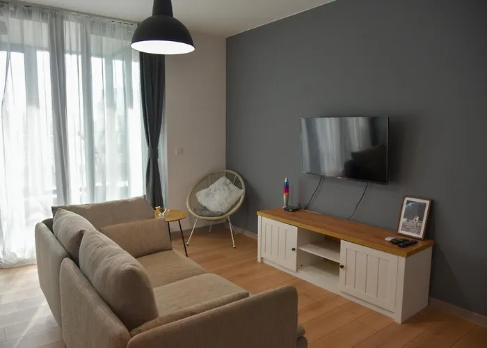 Sunlit Elegance Escape 바르나