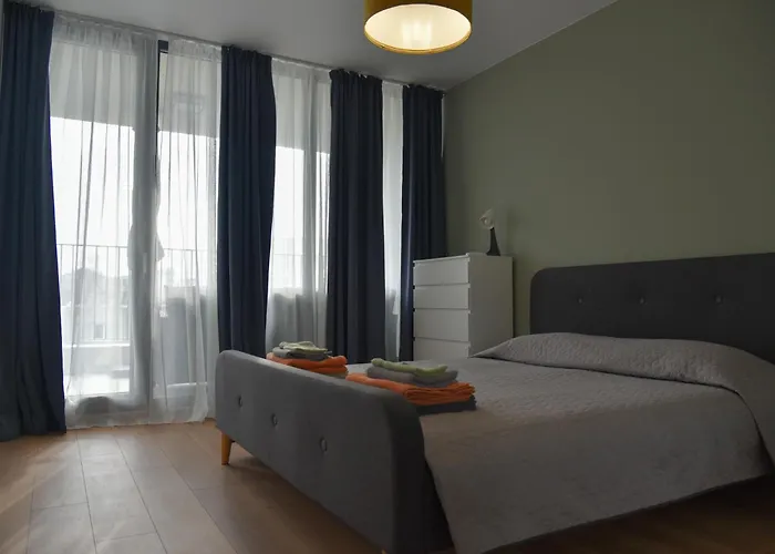 Sunlit Elegance Escape 아파트 *