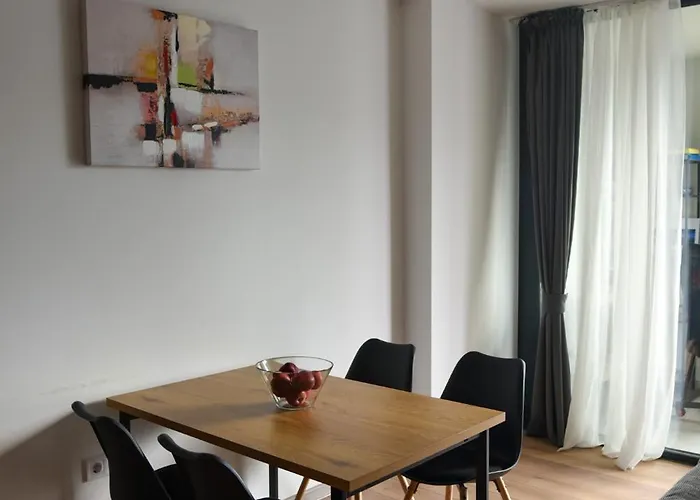 아파트 Sunlit Elegance Escape 바르나