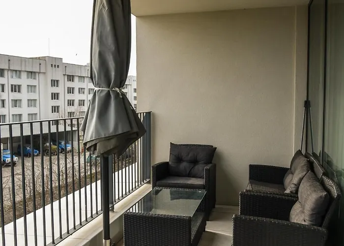 Sunlit Elegance Escape 바르나