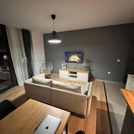 דירה Sunlit Elegance Escape *