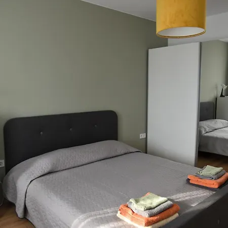 Sunlit Elegance Escape * וארנה