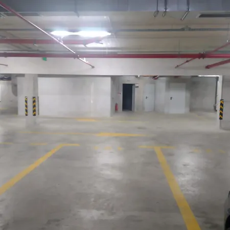 Sunlit Elegance Escape דירה *