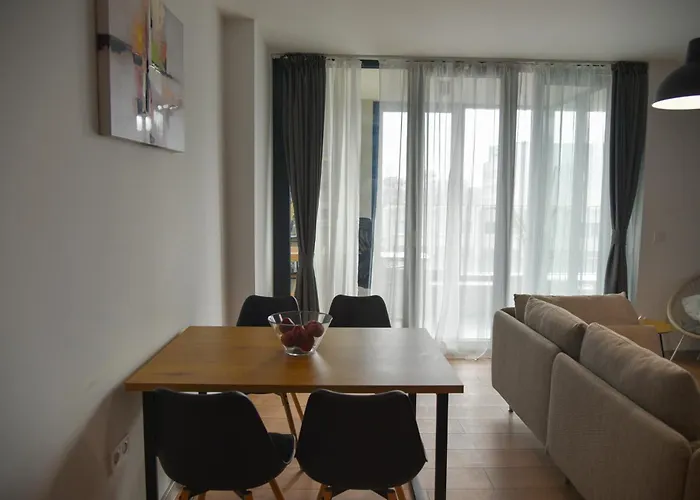 Sunlit Elegance Escape Appartement